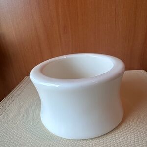 RARA AVIS BY IRIS APFEL Large White Chunky Resin Bangle Bracelet Size S/M NWOT